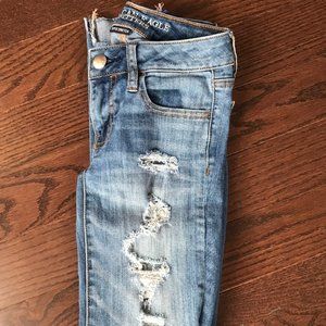 AMERICAN EAGLE ripped jeans *Super Stretch*!